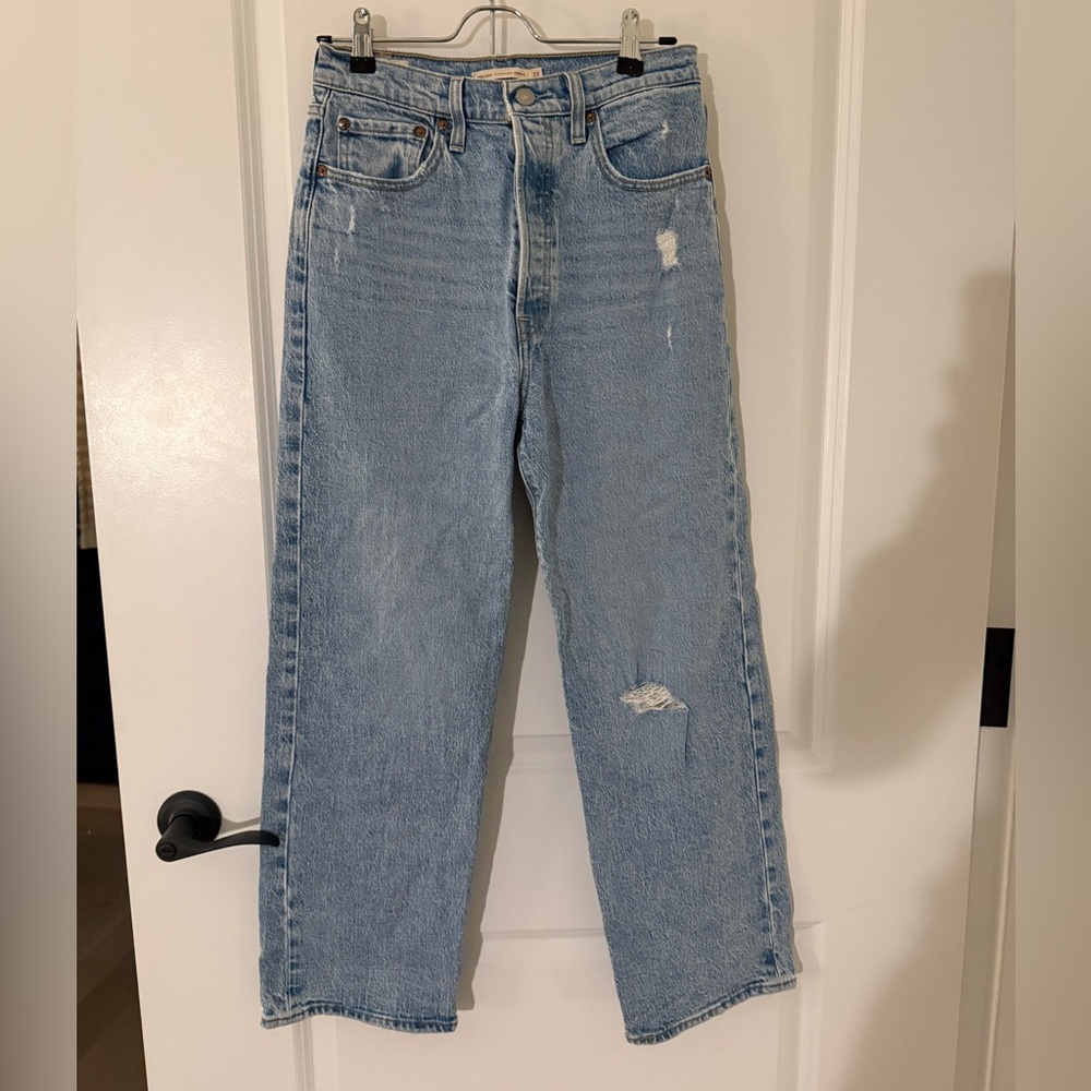 Levi's Women's Light Blue Straight Leg Jeans